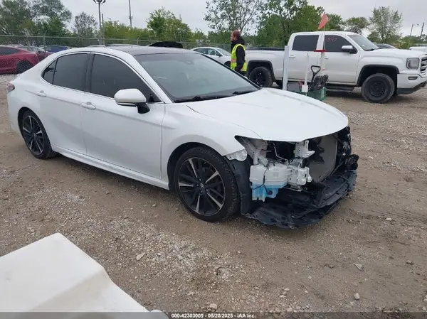 4T1B61HK9JU080293 2018 TOYOTA CAMRY - Image 1