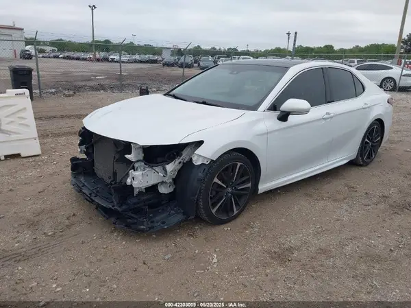 4T1B61HK9JU080293 2018 TOYOTA CAMRY - Image 2