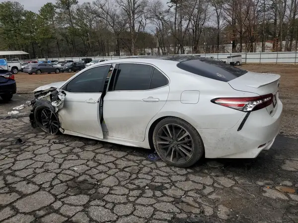 4T1B61HK9JU084652 2018 TOYOTA CAMRY - Image 2