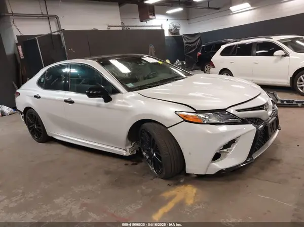 4T1B61HK9JU086210 2018 TOYOTA CAMRY - Image 1