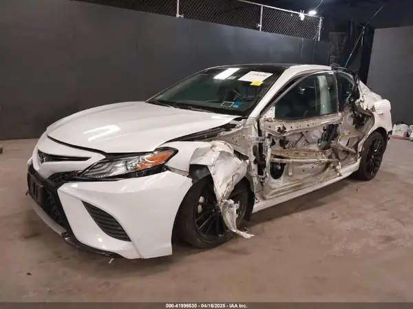 4T1B61HK9JU086210 2018 TOYOTA CAMRY - Image 2