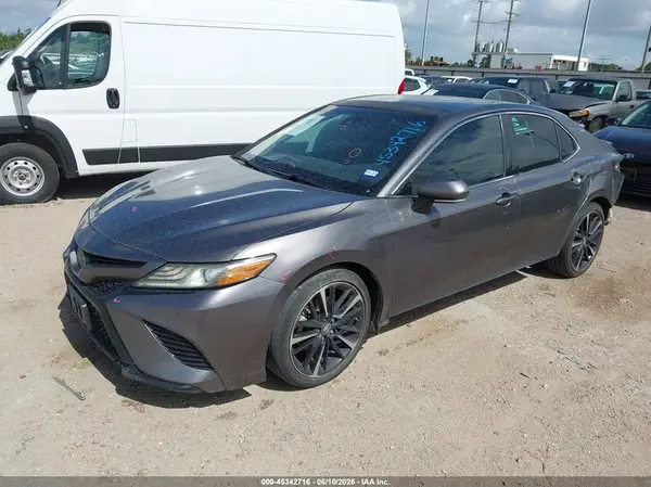 4T1B61HK9JU097076 2018 TOYOTA CAMRY - Image 2
