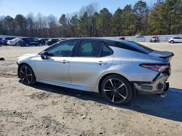 4T1B61HK9JU102020 2018 TOYOTA CAMRY - Image 2