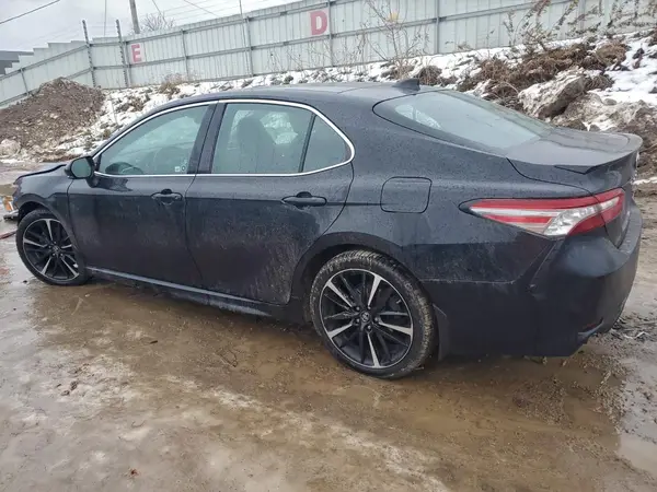 4T1B61HK9JU109257 2018 TOYOTA CAMRY - Image 2