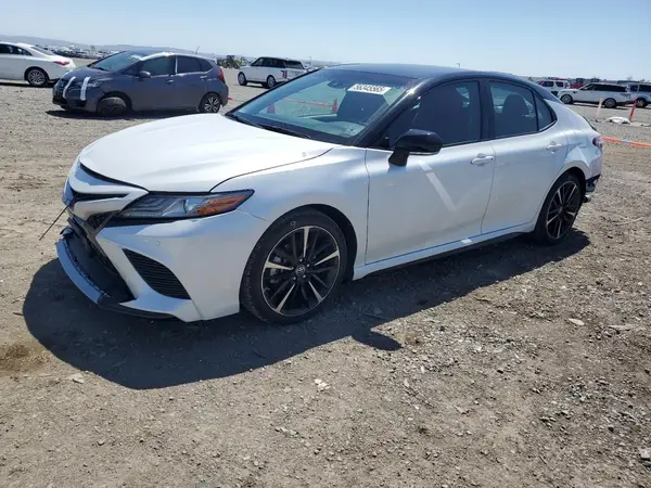 4T1B61HK9JU114121 2018 TOYOTA CAMRY - Image 1