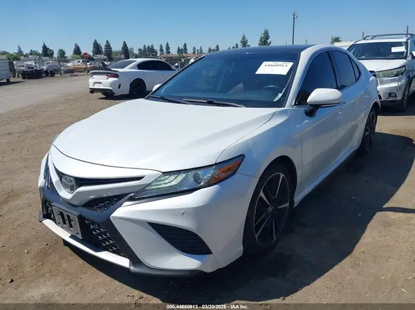 4T1B61HK9JU120887 2018 TOYOTA CAMRY - Image 2