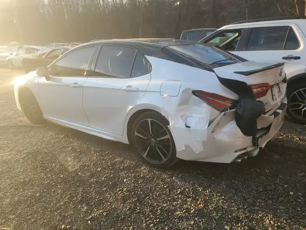 4T1B61HK9JU121814 2018 TOYOTA CAMRY - Image 2