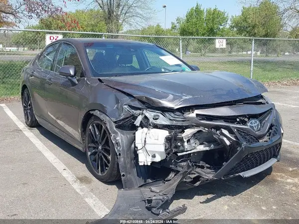4T1B61HK9JU123126 2018 TOYOTA CAMRY - Image 1