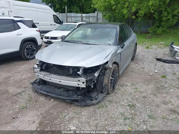 4T1B61HK9JU124471 2018 TOYOTA CAMRY - Image 2