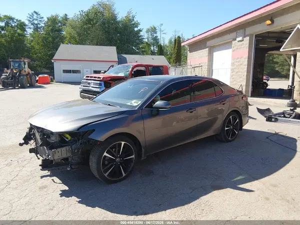 4T1B61HK9JU126639 2018 TOYOTA CAMRY - Image 2