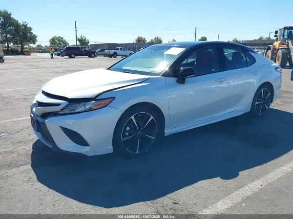4T1B61HK9JU134109 2018 TOYOTA CAMRY - Image 2