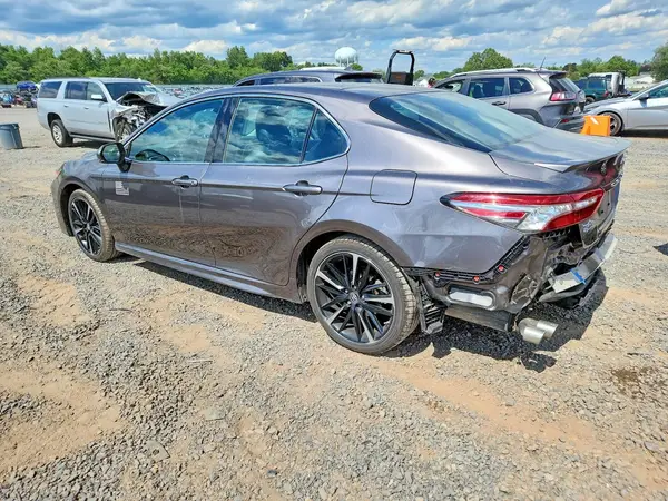 4T1B61HK9JU135244 2018 TOYOTA CAMRY - Image 2