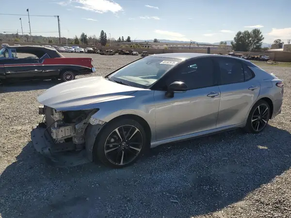 4T1B61HK9JU137284 2018 TOYOTA CAMRY - Image 1
