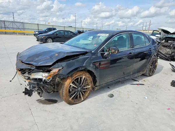 4T1B61HK9JU142002 2018 TOYOTA CAMRY - Image 1
