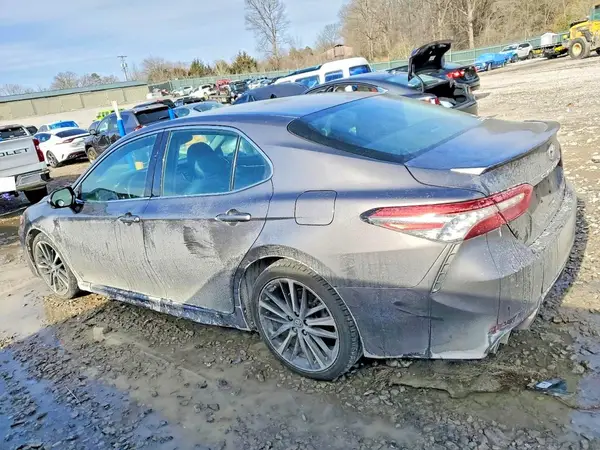 4T1B61HK9JU149340 2018 TOYOTA CAMRY - Image 2
