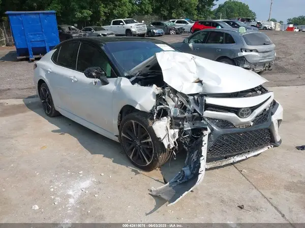 4T1B61HK9JU156725 2018 TOYOTA CAMRY - Image 1