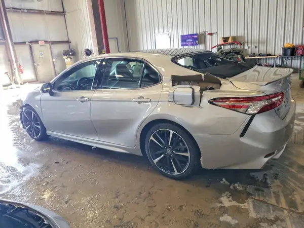 4T1B61HK9JU500201 2018 TOYOTA CAMRY - Image 2