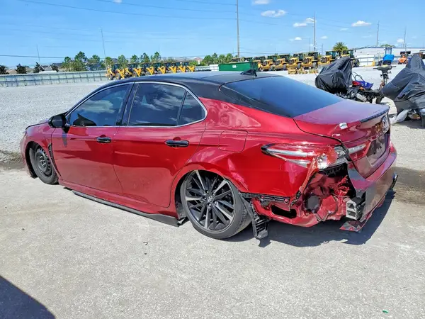 4T1B61HK9JU502319 2018 TOYOTA CAMRY - Image 2