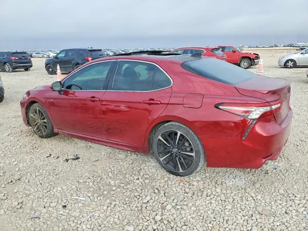 4T1B61HK9JU506242 2018 TOYOTA CAMRY - Image 2