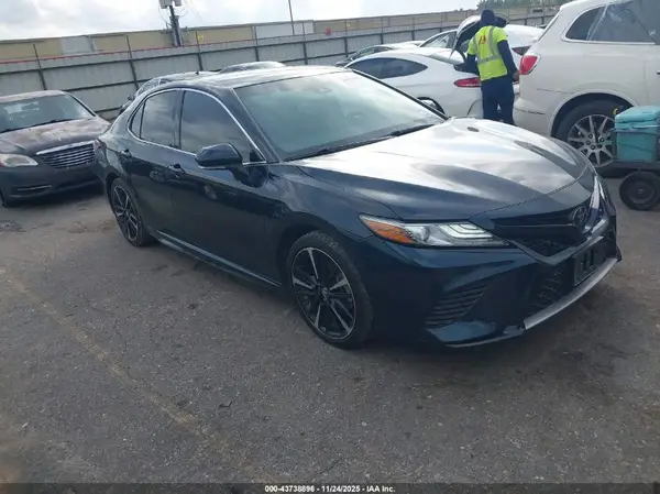 4T1B61HK9JU512848 2018 TOYOTA CAMRY - Image 1