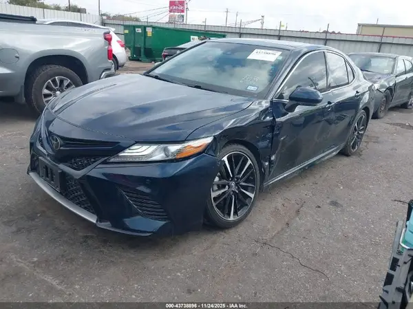 4T1B61HK9JU512848 2018 TOYOTA CAMRY - Image 2