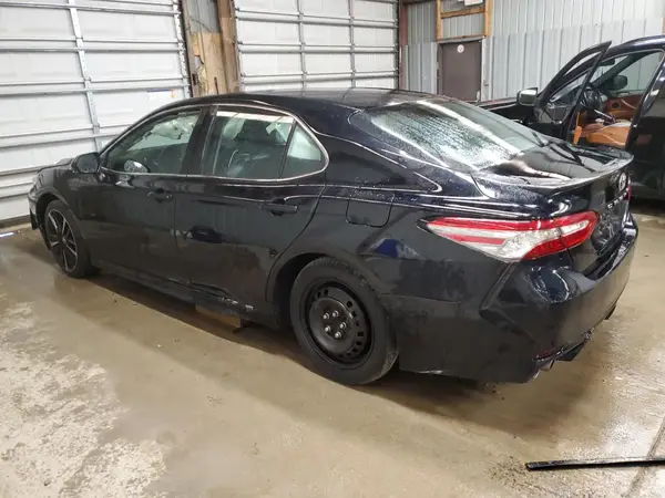 4T1B61HK9JU514468 2018 TOYOTA CAMRY - Image 2