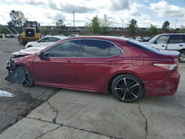 4T1B61HK9JU539306 2018 TOYOTA CAMRY - Image 2