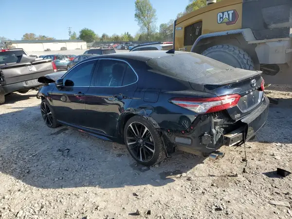 4T1B61HK9JU555327 2018 TOYOTA CAMRY - Image 2