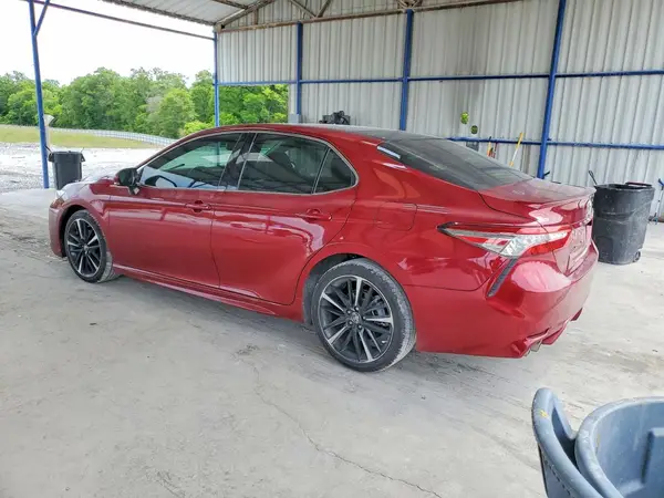 4T1B61HK9JU560656 2018 TOYOTA CAMRY - Image 2