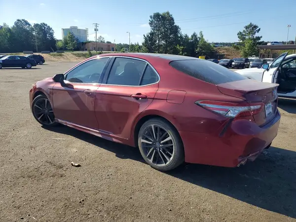 4T1B61HK9JU567588 2018 TOYOTA CAMRY - Image 2