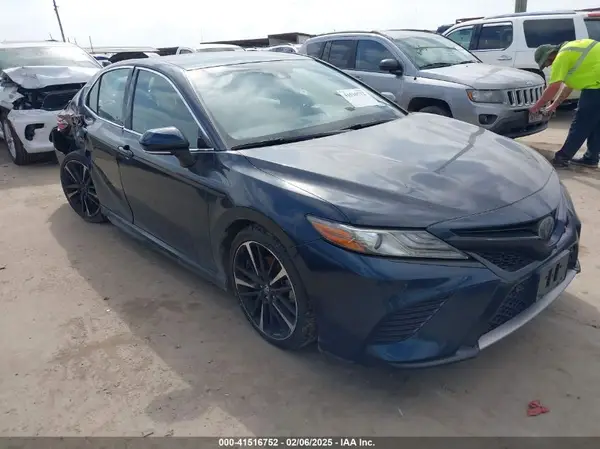 4T1B61HK9JU588120 2018 TOYOTA CAMRY - Image 1