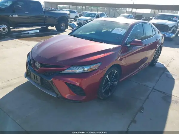 4T1B61HK9JU649787 2018 TOYOTA CAMRY - Image 2