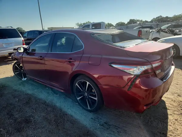 4T1B61HK9JU650938 2018 TOYOTA CAMRY - Image 2