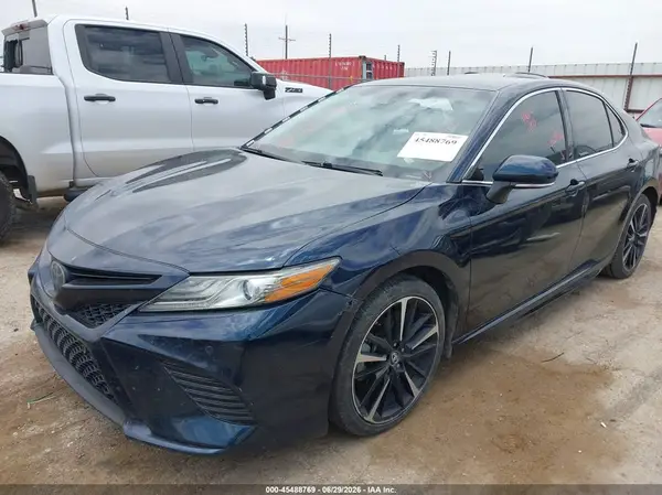 4T1B61HK9JU651636 2018 TOYOTA CAMRY - Image 2