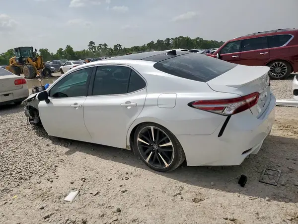 4T1B61HK9JU675676 2018 TOYOTA CAMRY - Image 2