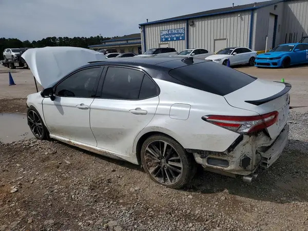 4T1B61HK9KU169735 2019 TOYOTA CAMRY - Image 2