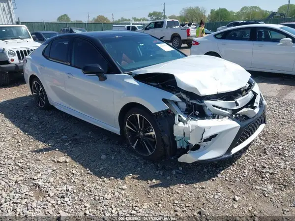 4T1B61HK9KU181206 2019 TOYOTA CAMRY - Image 1