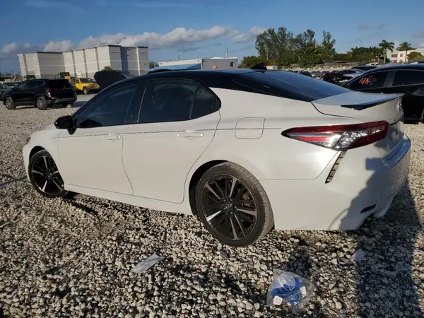 4T1B61HK9KU210302 2019 TOYOTA CAMRY - Image 2