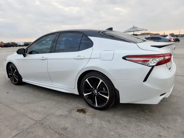 4T1B61HK9KU261055 2019 TOYOTA CAMRY - Image 2