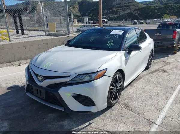 4T1B61HK9KU266417 2019 TOYOTA CAMRY - Image 2