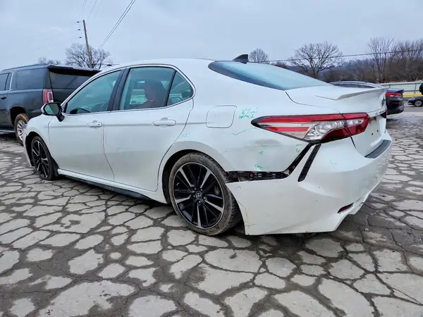 4T1B61HK9KU716325 2019 TOYOTA CAMRY - Image 2