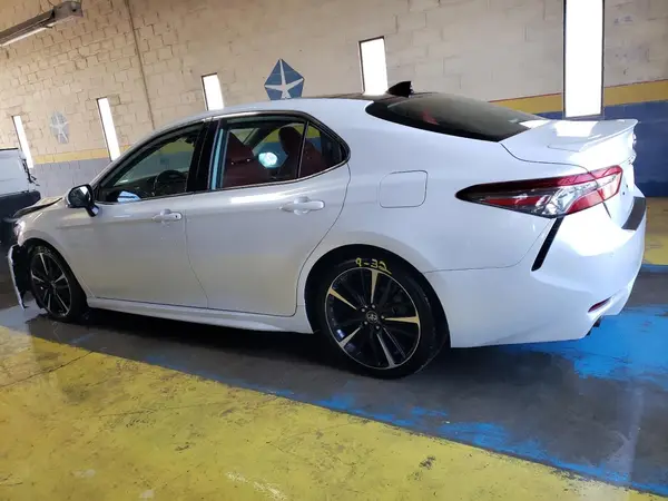 4T1B61HK9KU738700 2019 TOYOTA CAMRY - Image 2
