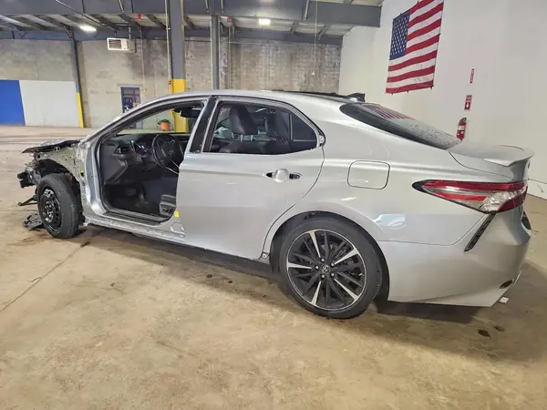 4T1B61HK9KU738969 2019 TOYOTA CAMRY - Image 2