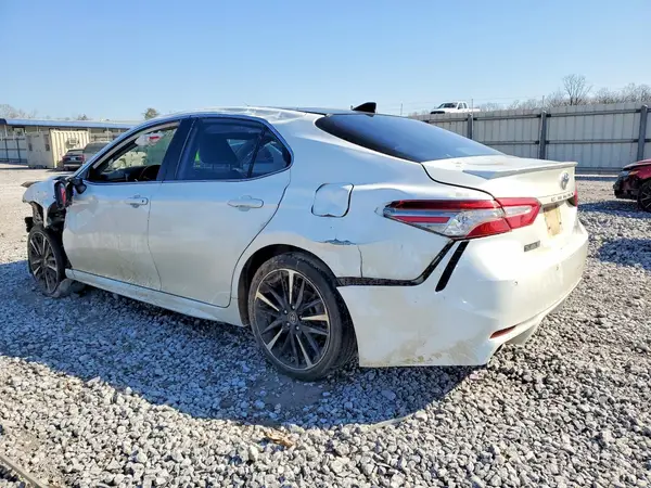 4T1B61HK9KU742617 2019 TOYOTA CAMRY - Image 2