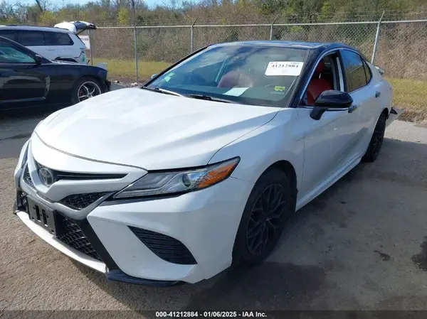 4T1B61HK9KU743282 2019 TOYOTA CAMRY - Image 2