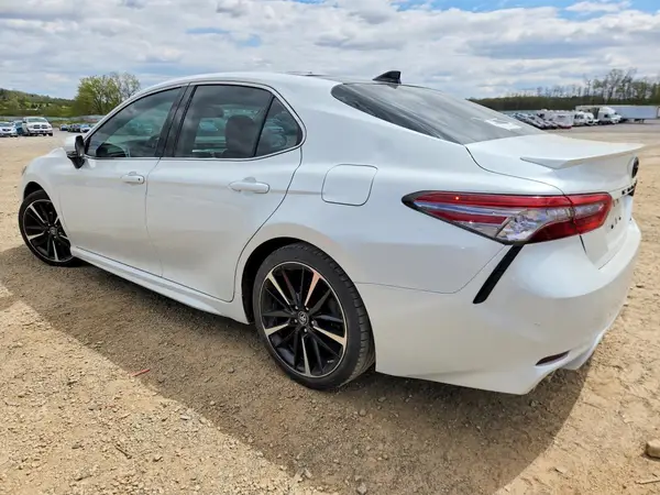 4T1B61HK9KU761183 2019 TOYOTA CAMRY - Image 2