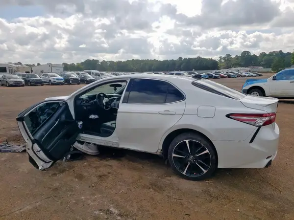 4T1B61HK9KU819244 2019 TOYOTA CAMRY - Image 2