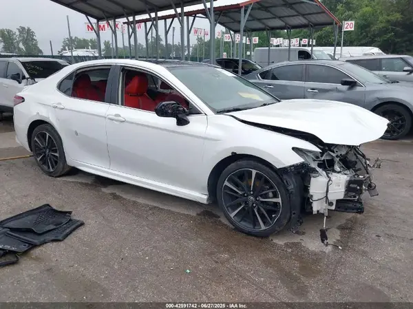 4T1B61HK9KU819857 2019 TOYOTA CAMRY - Image 1