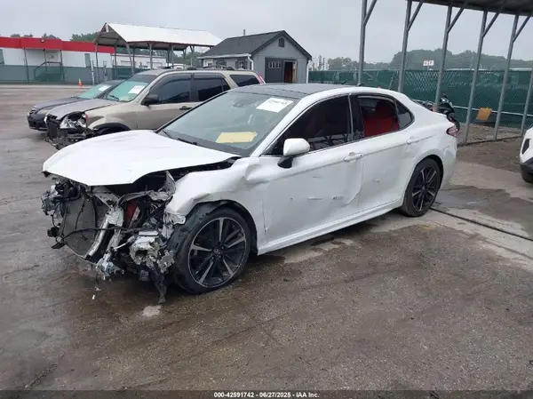 4T1B61HK9KU819857 2019 TOYOTA CAMRY - Image 2