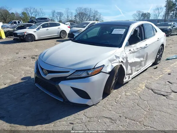 4T1B61HK9KU826775 2019 TOYOTA CAMRY - Image 2